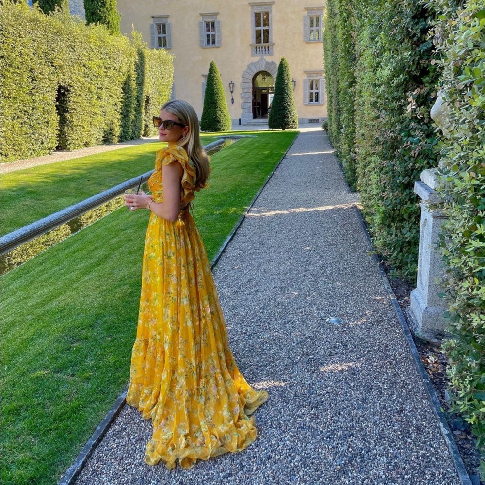 Mac Duggal Leena Floral Chiffon gown. Beautiful yellow dress with train